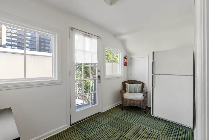 Standish House - Vacation Rental / Corporate Apartment 5