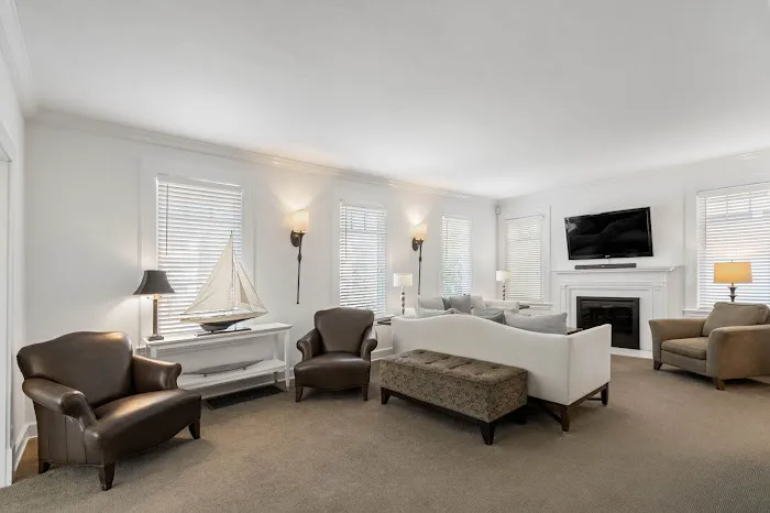 Standish House - Vacation Rental / Corporate Apartment 5