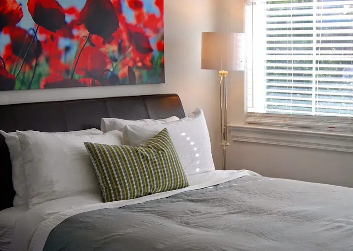 Brookwood Courtyard Furnished Short-Term Condominiums / Corporate Apartments / Vacation Rentals 5