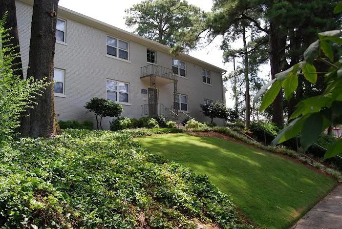 Brookwood Courtyard Furnished Short-Term Condominiums / Corporate Apartments / Vacation Rentals 5