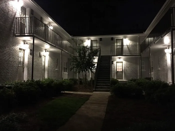 Brookwood Courtyard Furnished Short-Term Condominiums / Corporate Apartments / Vacation Rentals 5