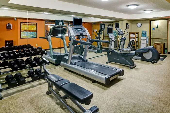 Holiday Inn Express & Suites Atlanta Buckhead by IHG 5