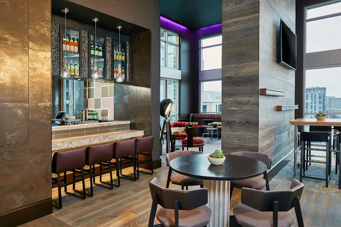 Hampton Inn & Suites Atlanta Midtown 5