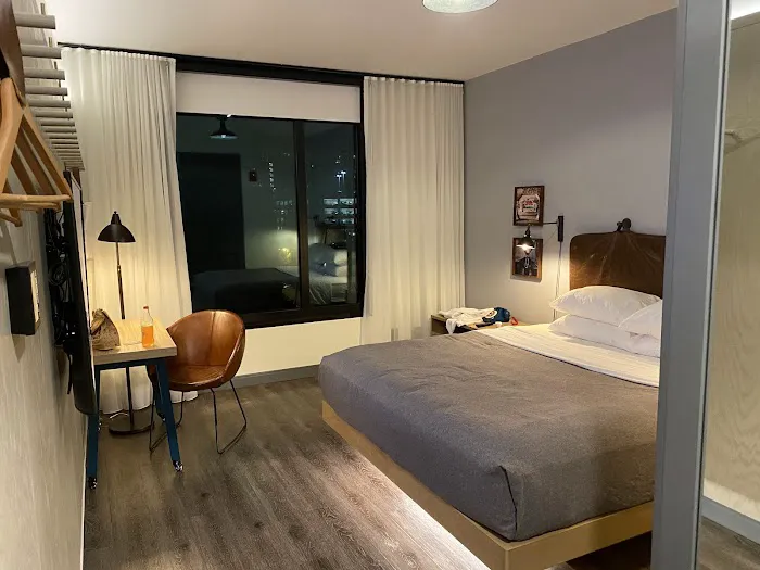 Moxy Atlanta Midtown 5