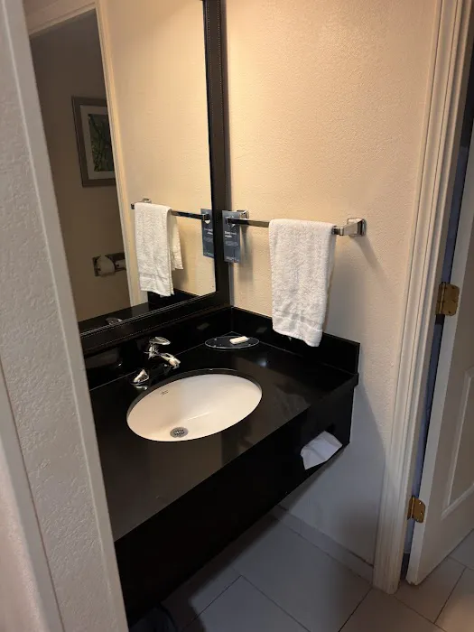 Fairfield Inn & Suites Atlanta Buckhead 5