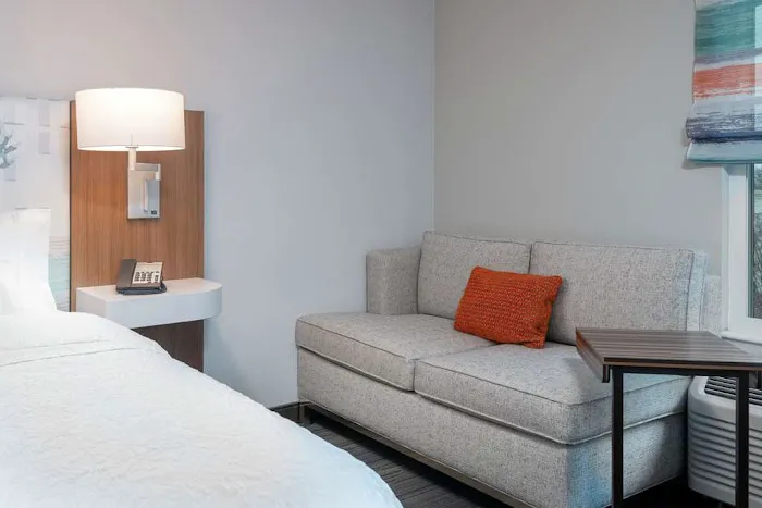 Hampton Inn & Suites Atlanta Buckhead Place 5