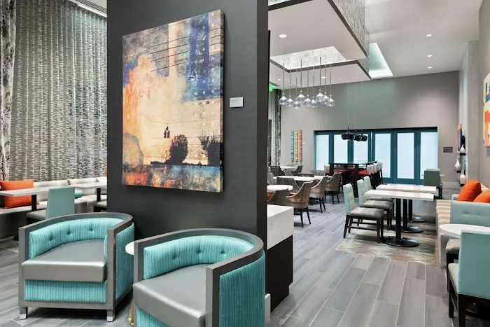 Hampton Inn & Suites Atlanta Buckhead Place 5