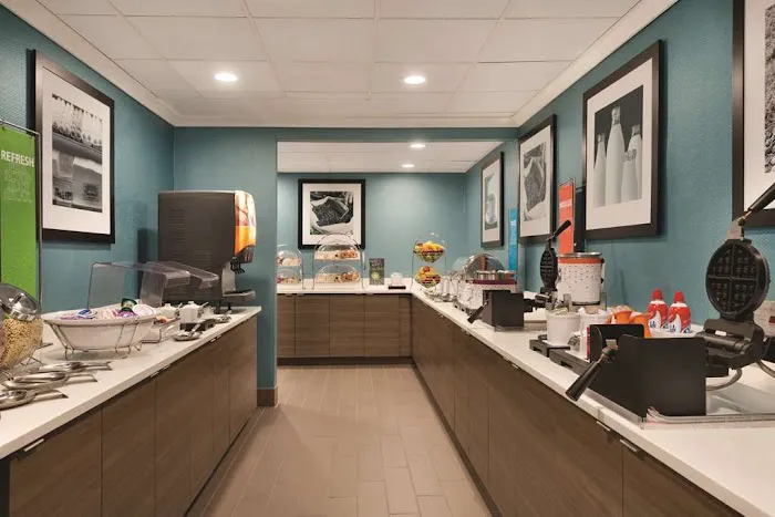 Hampton Inn Atlanta-Buckhead 5