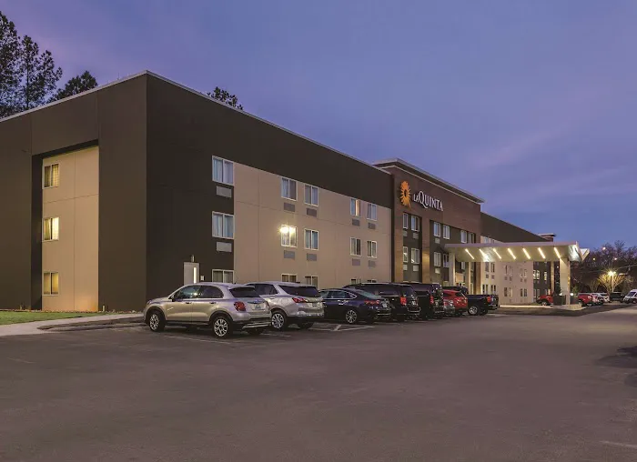 La Quinta Inn & Suites by Wyndham Atlanta Midtown - Buckhead 5