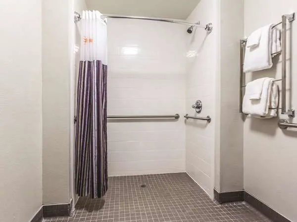 La Quinta Inn & Suites by Wyndham Atlanta Midtown - Buckhead 5