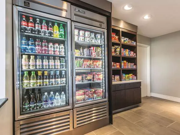 La Quinta Inn & Suites by Wyndham Atlanta Midtown - Buckhead 5