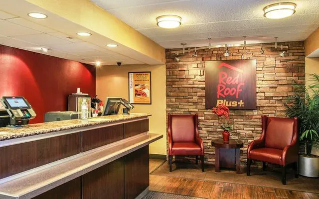 Red Roof PLUS+ Atlanta - Buckhead 4