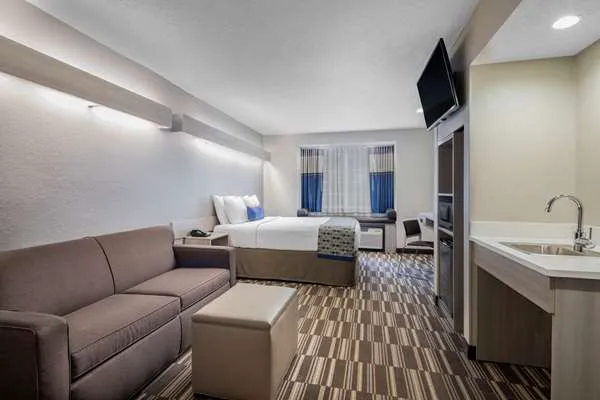 Microtel Inn & Suites by Wyndham Atlanta/Buckhead Area 4