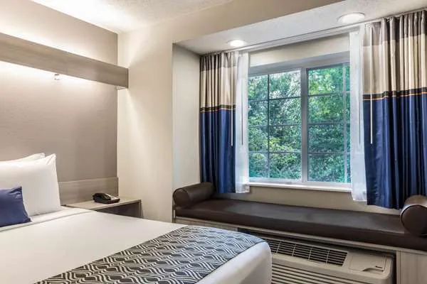 Microtel Inn & Suites by Wyndham Atlanta/Buckhead Area 4