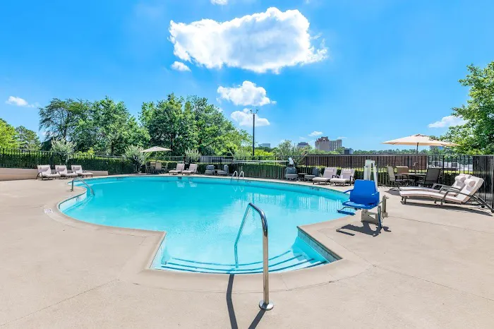 Holiday Inn Express Atlanta Galleria-Ballpark Area by IHG 4
