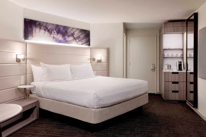 Crowne Plaza Atlanta - Midtown by IHG 5
