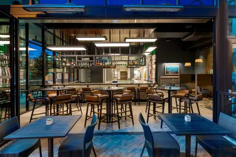 Courtyard Atlanta Midtown 5