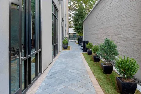 Courtyard Atlanta Midtown 5