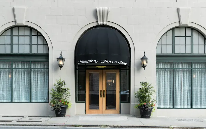 Hampton Inn & Suites Atlanta-Downtown 5