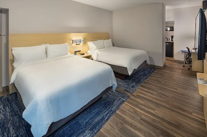 Holiday Inn Express & Suites Atlanta Downtown by IHG 5