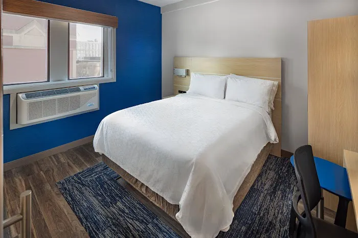 Holiday Inn Express & Suites Atlanta Downtown by IHG 5