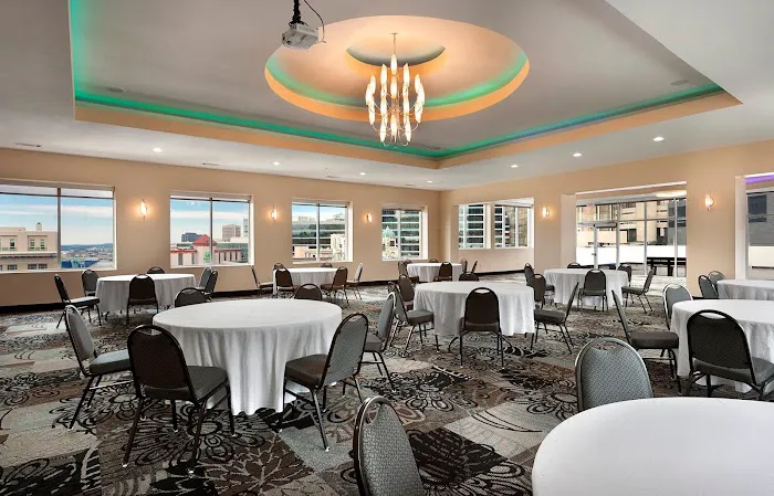 Holiday Inn Express & Suites Atlanta Downtown by IHG 5