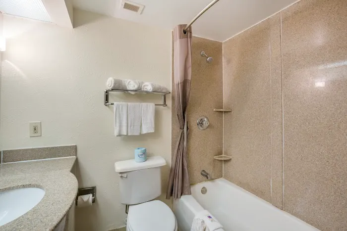 Budgetel Inns & Suites - Atlanta Galleria Stadium 4