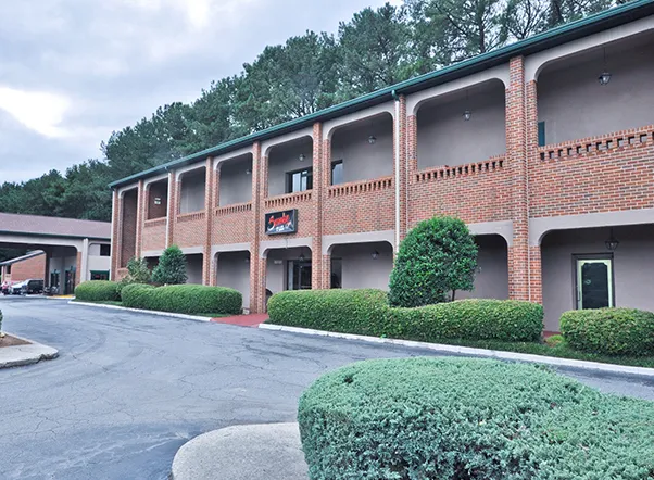 Country Hearth Inn & Suites Marietta 5