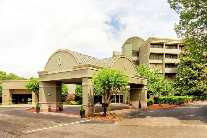 DoubleTree by Hilton Atlanta Windy Hill Ballpark 5