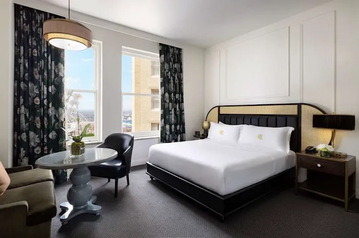 The Candler Hotel Atlanta, Curio Collection by Hilton 5