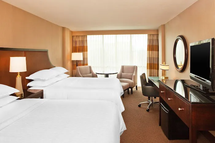 Courtland Grand Hotel 5