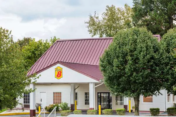 Super 8 by Wyndham Atlanta Northeast GA 4