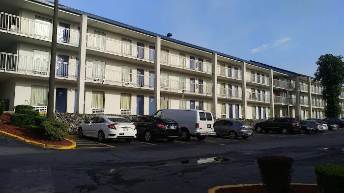Super 8 by Wyndham Atlanta Northeast GA 4