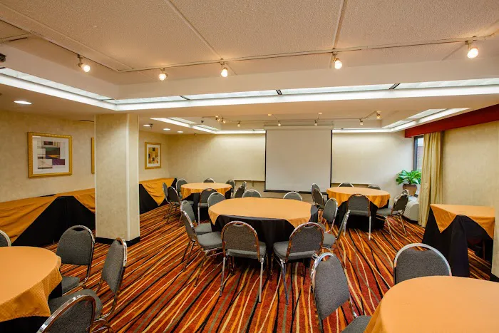 Hampton Inn Atlanta-Northlake 5