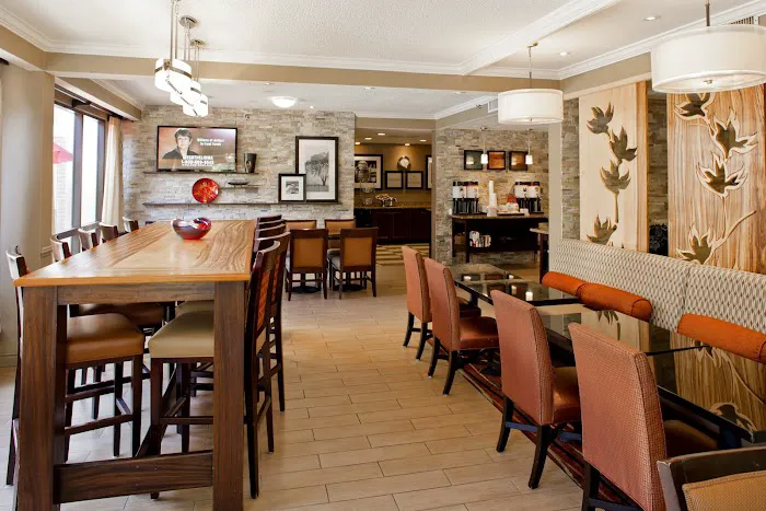 Hampton Inn Atlanta-Northlake 5
