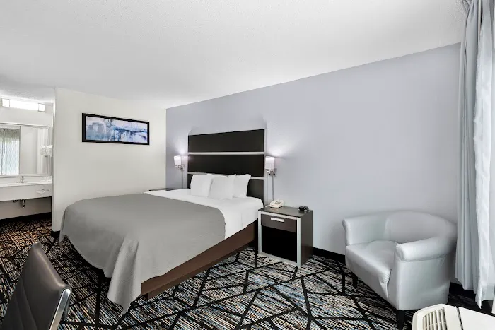 Quality Inn Northlake 5