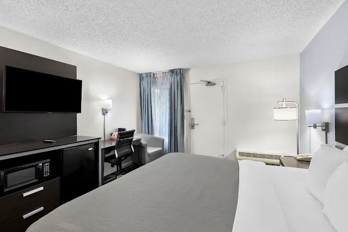 Quality Inn Northlake 5