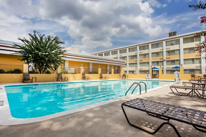 Clarion Hotel & Conference Center North Atlanta 4