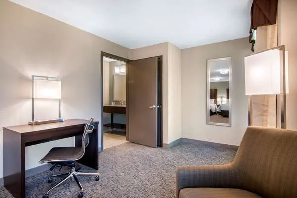 Clarion Inn & Suites Atlanta Downtown 5