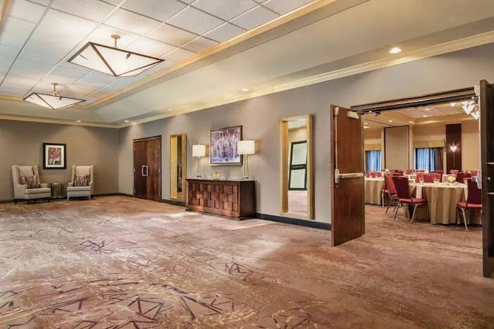 DoubleTree by Hilton Hotel Atlanta - Northlake 5