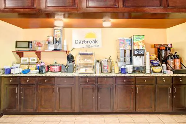 Days Inn by Wyndham Marietta-Atlanta-Delk Road 4