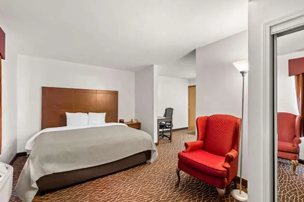 Quality Inn 4
