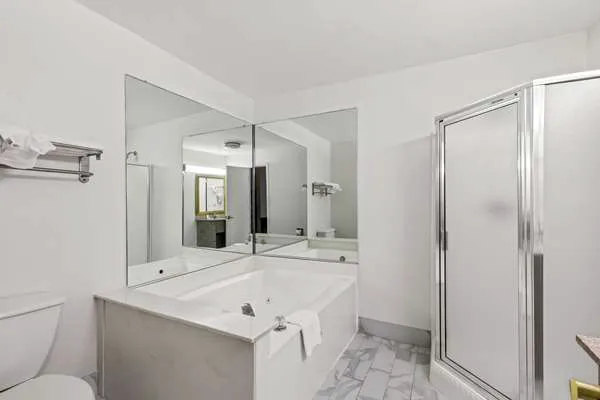 Quality Inn 4