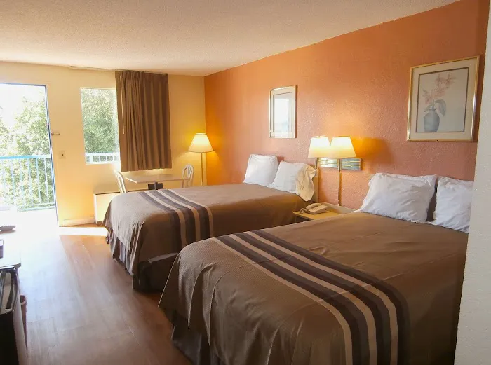 Americas Best Value Inn Tucker 4