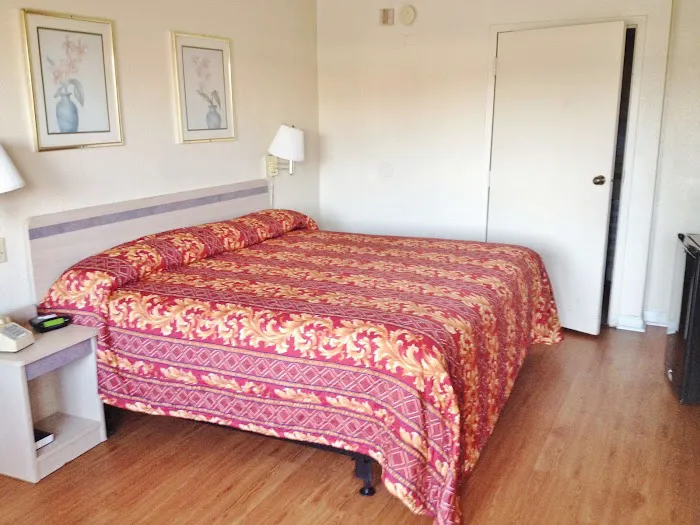 Americas Best Value Inn Tucker 4