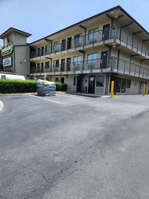Masters Inn Tucker 4