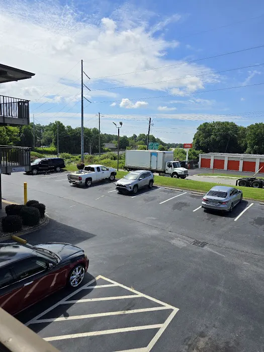 Masters Inn Tucker 4