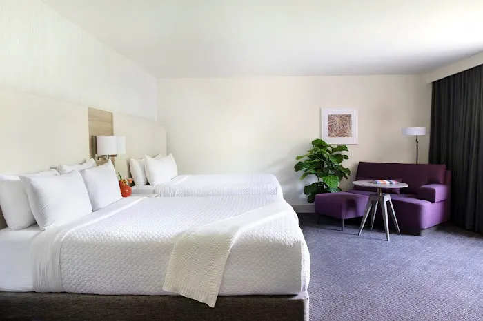 Crowne Plaza Atlanta Perimeter at Ravinia, an IHG Hotel 5