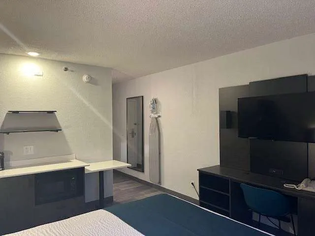 Studio 6 Suites Norcross, GA 5