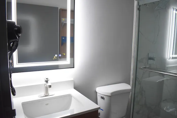 Microtel Inn & Suites by Wyndham Norcross 5